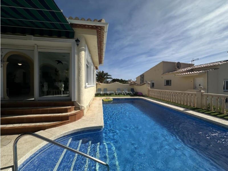 3 soveværelse Villa til salg i Calpe / Calp med swimmingpool garage - € 725.000 (Ref: 10124424)