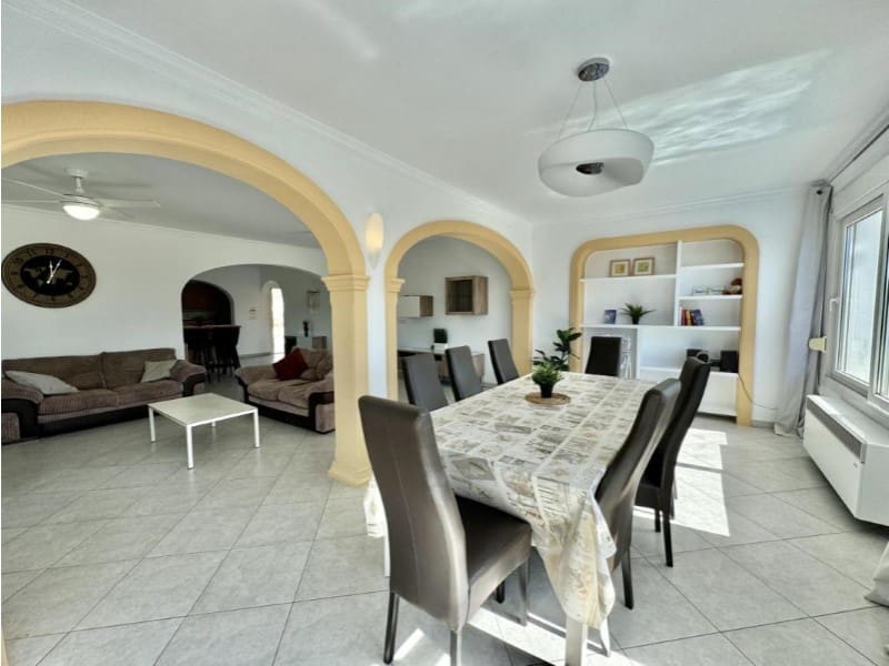 3 soveværelse Villa til salg i Calpe / Calp med swimmingpool garage - € 725.000 (Ref: 10124424)