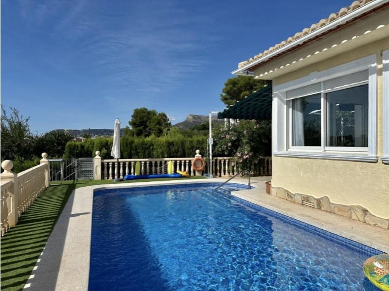3 soveværelse Villa til salg i Calpe / Calp med swimmingpool garage - € 725.000 (Ref: 10124424)