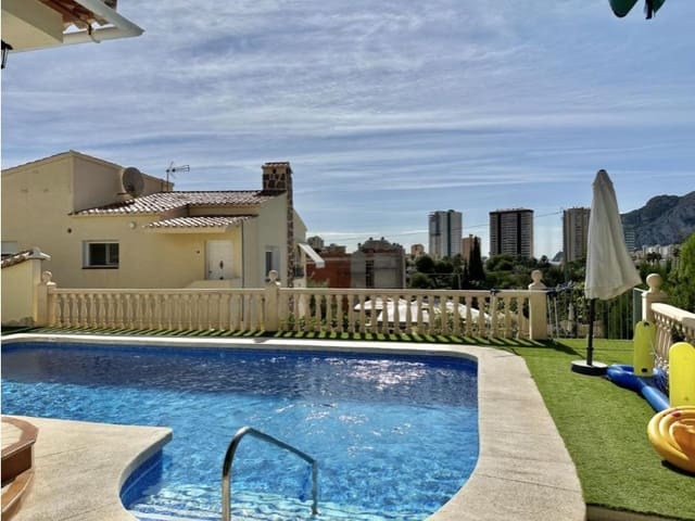 3 sovrum Villa till salu i Pueblo, Calpe / Calp med pool garage - 725 000 € (Ref: 10124424)
