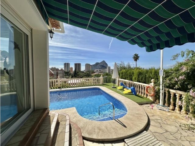 3 sovrum Villa till salu i Pueblo, Calpe / Calp med pool garage - 725 000 € (Ref: 10124424)
