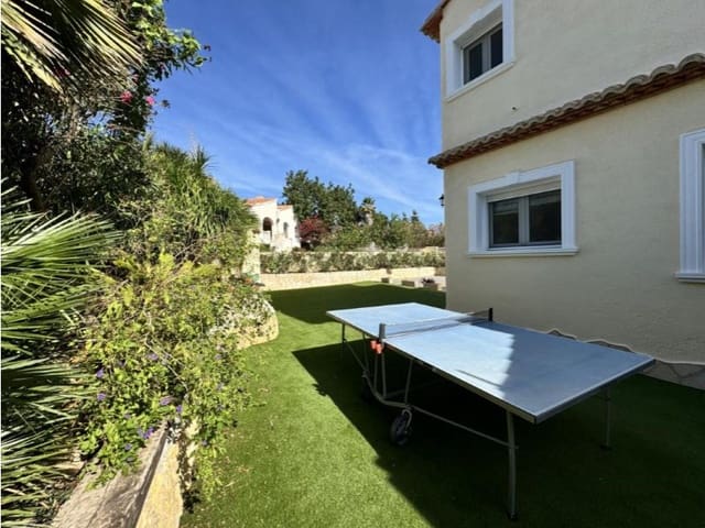 3 sovrum Villa till salu i Pueblo, Calpe / Calp med pool garage - 725 000 € (Ref: 10124424)