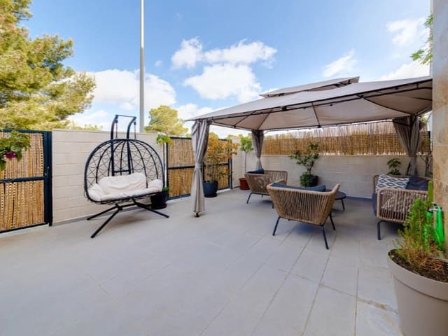 3 soverom Kjedet enebolig til salgs i Orihuela ciudad, Orihuela med svømmebasseng - € 315 000 (Ref: 10132708)