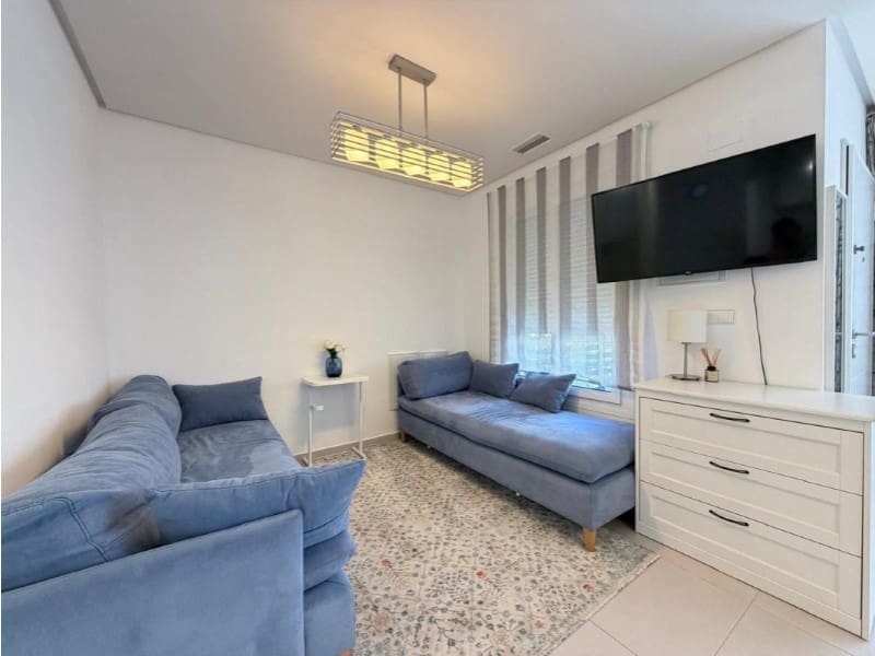 3 sovrum Semi-fristående Villa till salu i Torrevieja med pool garage - 370 000 € (Ref: 10132710)
