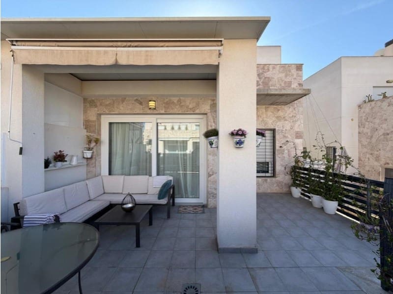 3 sovrum Semi-fristående Villa till salu i Torrevieja med pool garage - 370 000 € (Ref: 10132710)