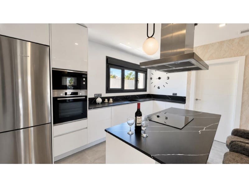 5 soverom Villa til salgs i Aguas Nuevas med svømmebasseng garasje - € 980 000 (Ref: 10135967)