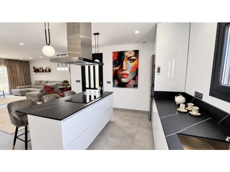5 soverom Villa til salgs i Aguas Nuevas med svømmebasseng garasje - € 980 000 (Ref: 10135967)
