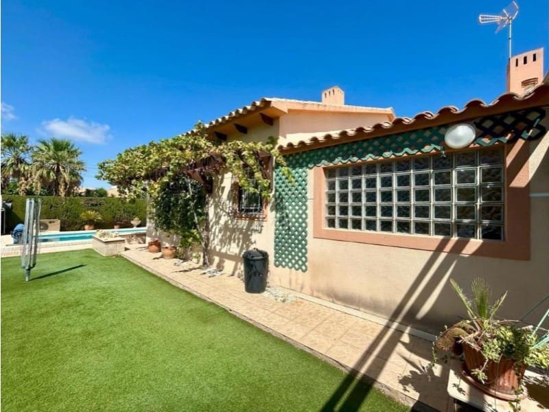 3 soveværelse Villa til salg i Orihuela med swimmingpool garage - € 698.000 (Ref: 10148706)