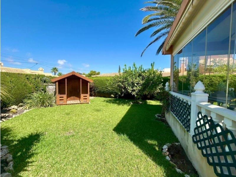 3 soveværelse Villa til salg i Orihuela med swimmingpool garage - € 698.000 (Ref: 10148706)