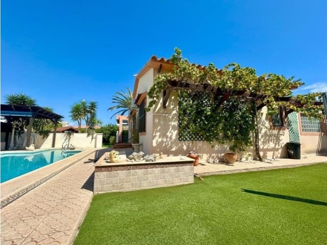 3 soveværelse Villa til salg i Orihuela ciudad, Orihuela med swimmingpool garage - € 698.000 (Ref: 10148706)