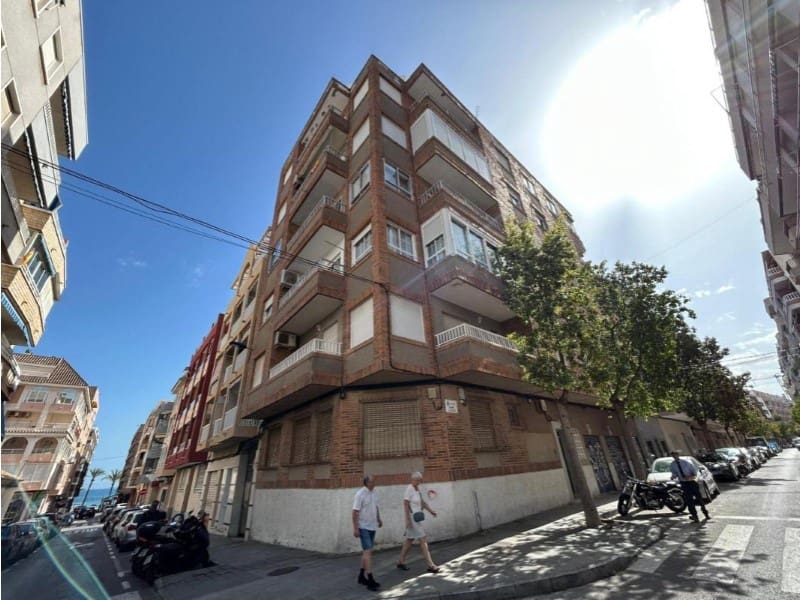 3 bedroom Apartment for sale in Torrevieja - € 239,900 (Ref: 10148738)