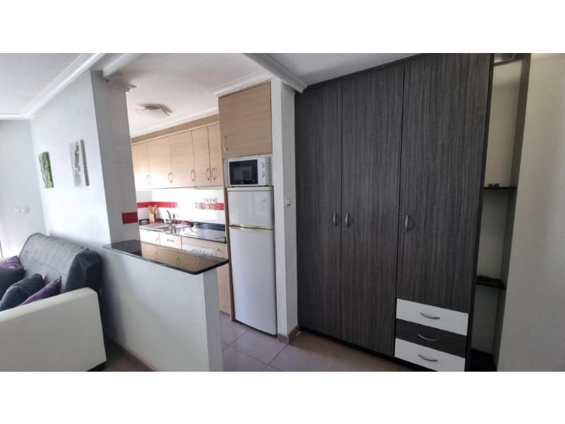 2 Zimmer Apartment zu verkaufen in Torrevieja mit Garage - 144.000 € (Ref: 10148741)