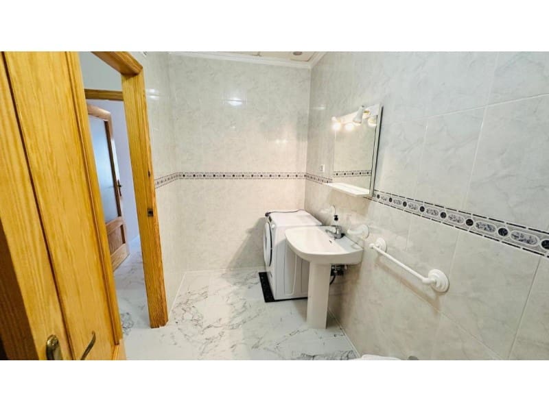 2 Zimmer Apartment zu verkaufen in Torrevieja - 147.000 € (Ref: 10148748)