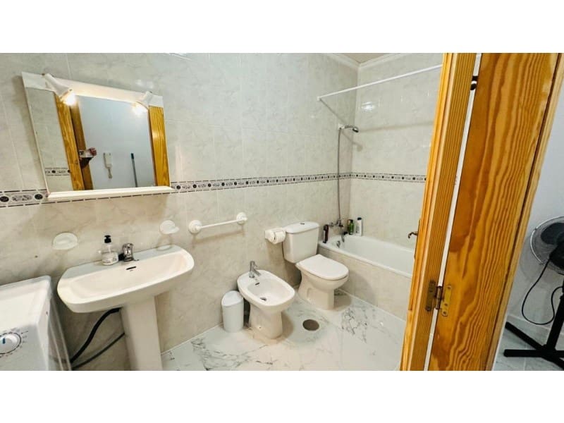 2 Zimmer Apartment zu verkaufen in Torrevieja - 147.000 € (Ref: 10148748)