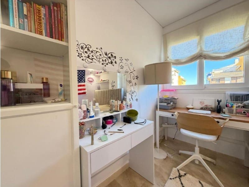 3 chambre Appartement à vendre à Punta Prima avec piscine garage - 365 000 € (Ref: 10148750)