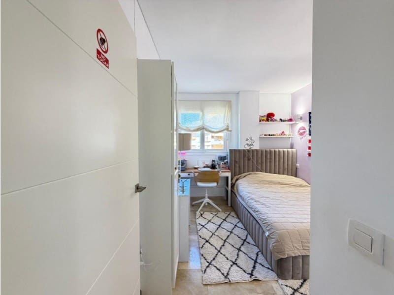 3 chambre Appartement à vendre à Punta Prima avec piscine garage - 365 000 € (Ref: 10148750)