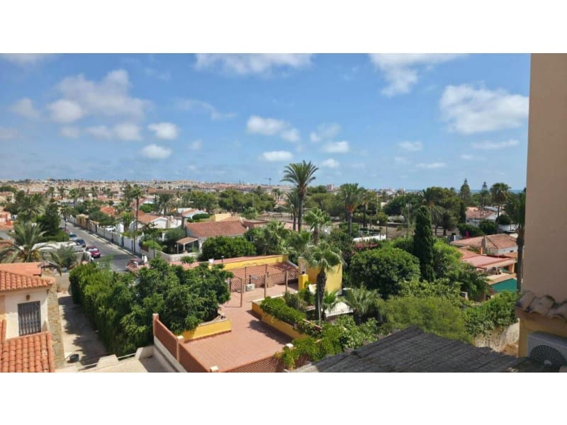 Apartamento de 2 habitaciones en Torrevieja en venta con piscina - 169.900 € (Ref: 10148754)