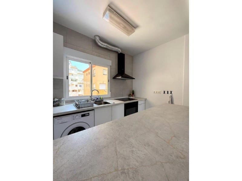 Leilighet til salgs i Torrevieja med svømmebasseng - € 159 900 (Ref: 10148755)