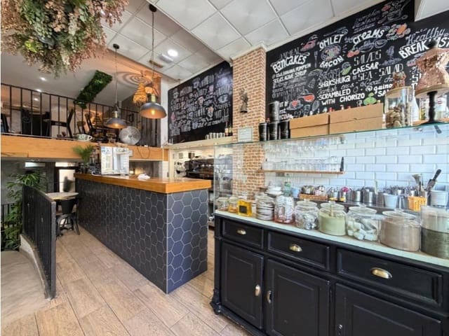 Business for sale in Centro - Muelle Pesquero, Torrevieja - € 150,000 (Ref: 10148758)
