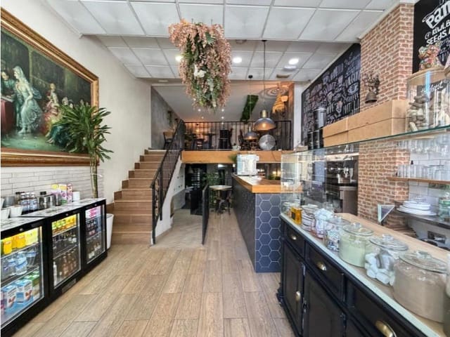 Business for sale in Centro - Muelle Pesquero, Torrevieja - € 150,000 (Ref: 10148758)