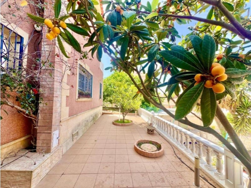 3 chambre Villa/Maison à vendre à Torrevieja avec piscine garage - 490 000 € (Ref: 10148768)