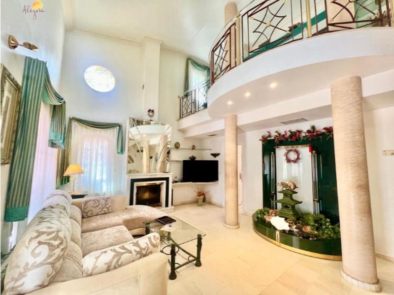 3 chambre Villa/Maison à vendre à Torrevieja avec piscine garage - 490 000 € (Ref: 10148768)