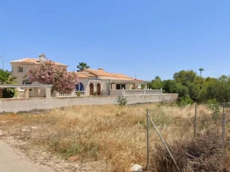 Rakentamaton maa myytävänä paikassa La Manga del Mar Menor - 294 900 € (Ref: 10148769)