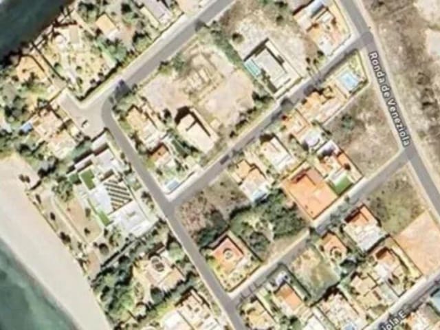Rakentamaton maa myytävänä paikassa La Manga del Mar Menor - 294 900 € (Ref: 10148769)