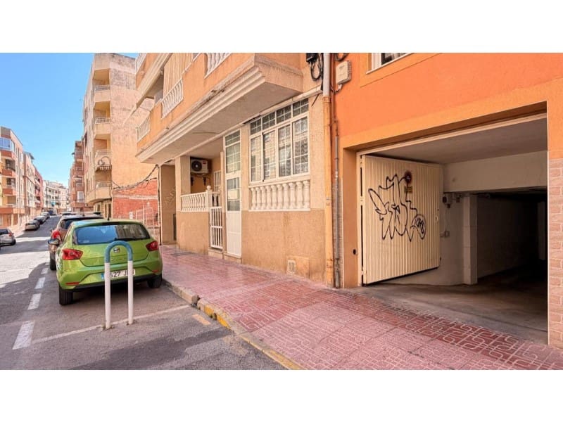 1 bedroom Apartment for sale in Torrevieja with garage - € 149,900 (Ref: 10155206)