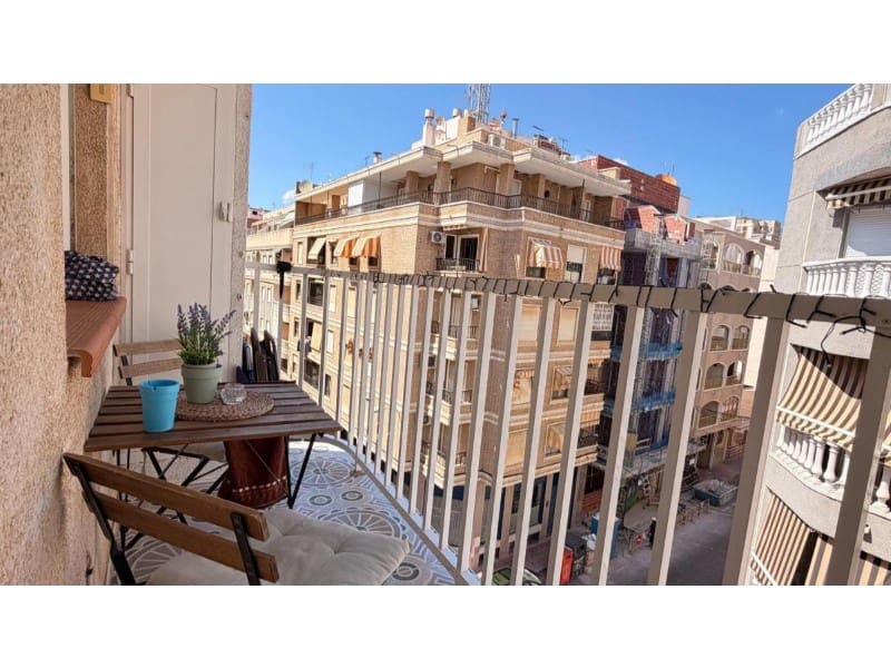 1 bedroom Apartment for sale in Torrevieja with garage - € 149,900 (Ref: 10155206)