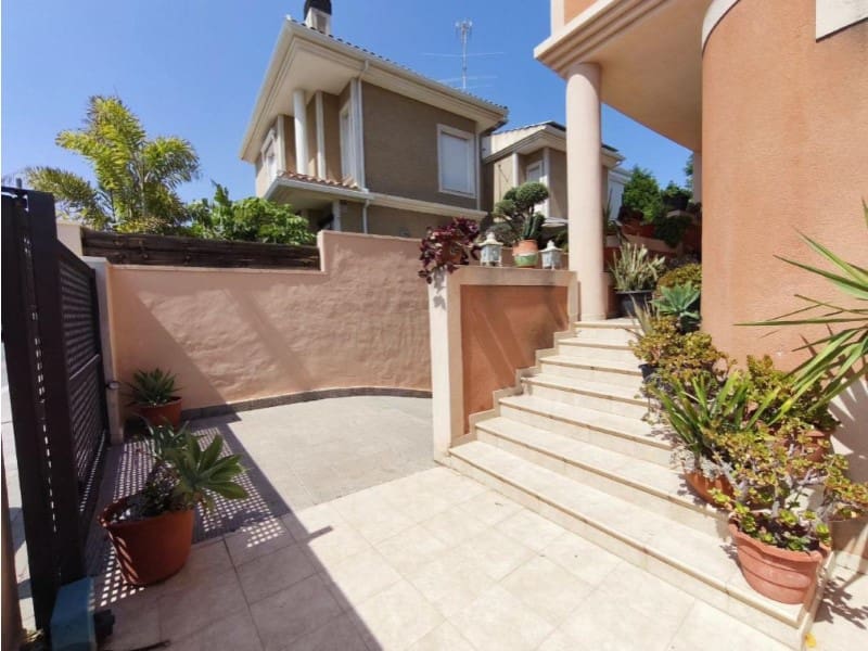 Chalet de 4 habitaciones en Alicante / Alacant ciudad en venta con piscina garaje - 950.000 € (Ref: 10159517)