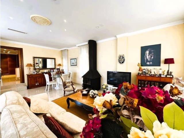 Chalet de 4 habitaciones en Alicante Golf, Alicante / Alacant ciudad en venta con piscina garaje - 950.000 € (Ref: 10159517)