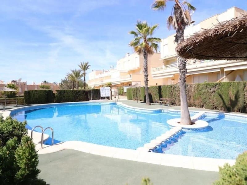 Pareado de 3 habitaciones en Orihuela en venta con piscina garaje - 390.000 € (Ref: 10159520)