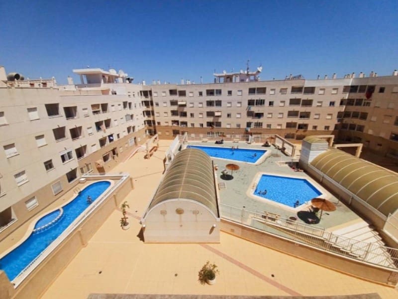 2 quarto Apartamento para venda em Torrevieja com piscina - 159 995 € (Ref: 10159539)