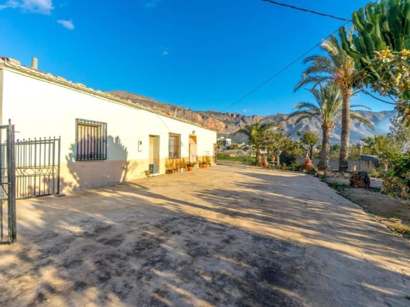 4 bedroom Finca/Country House for sale in Orihuela - € 250,000 (Ref: 10162239)
