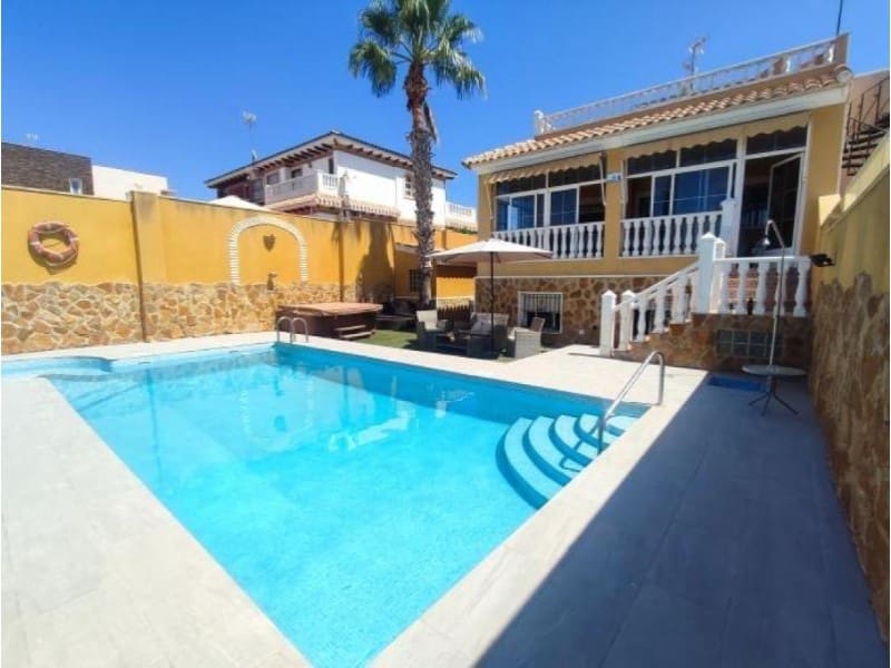 6 bedroom Villa for sale in Aguas Nuevas with pool - € 525,000 (Ref: 10163110)