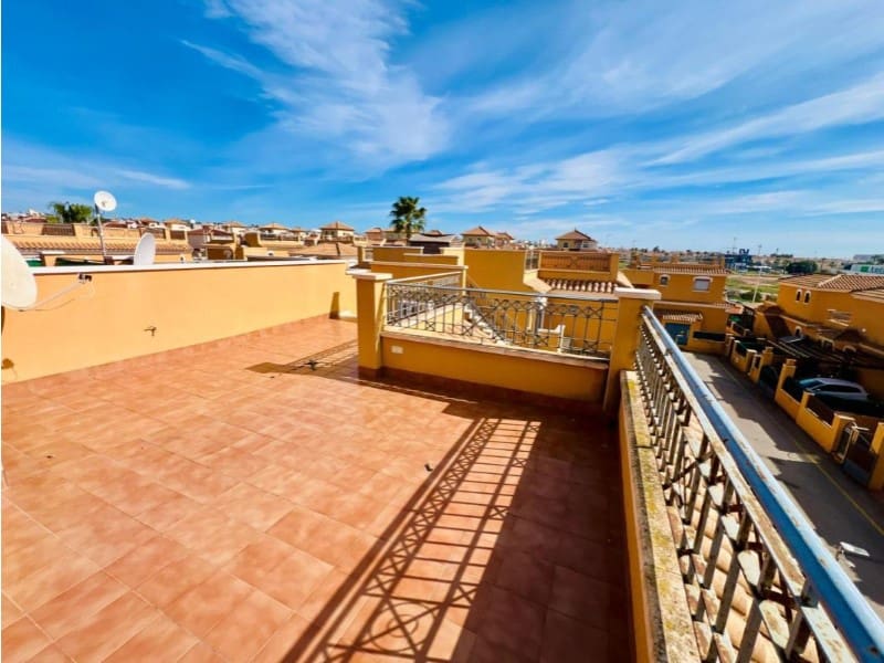3 soveværelse Semi-Rækkehus til salg i Torrevieja med swimmingpool garage - € 249.900 (Ref: 10164889)
