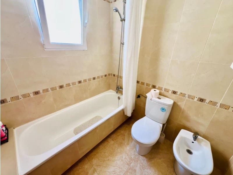3 soveværelse Semi-Rækkehus til salg i Torrevieja med swimmingpool garage - € 249.900 (Ref: 10164889)