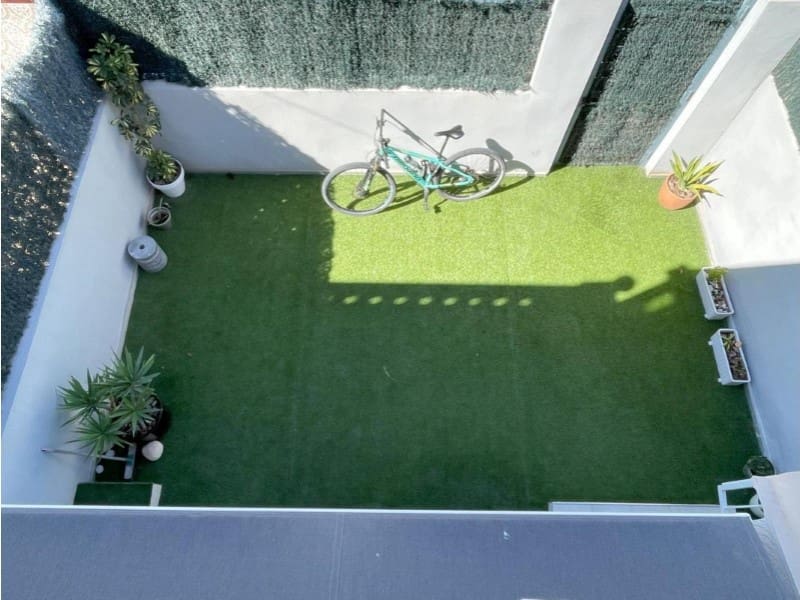 3 slaapkamer Halfvrijstaande villa te koop in Torrevieja - € 320.000 (Ref: 10164890)