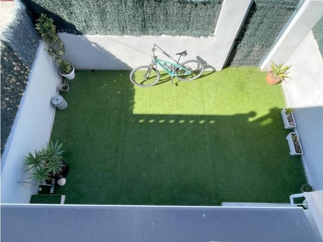 3 slaapkamer Halfvrijstaande villa te koop in Nueva Torrevieja, Torrevieja - € 320.000 (Ref: 10164890)
