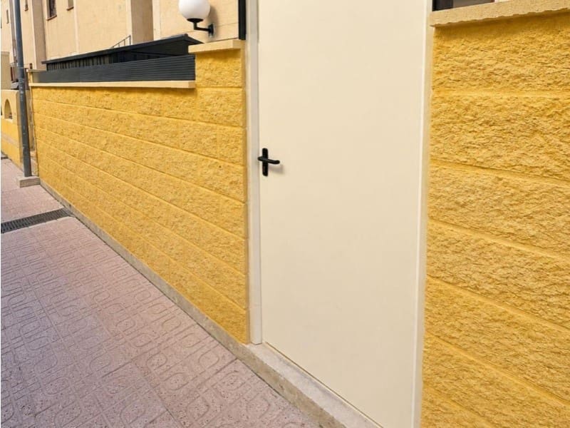 1 makuuhuone Bungalow myytävänä paikassa Torrevieja mukana uima-altaan 
autotalli - 212 000 € (Ref: 10171466)