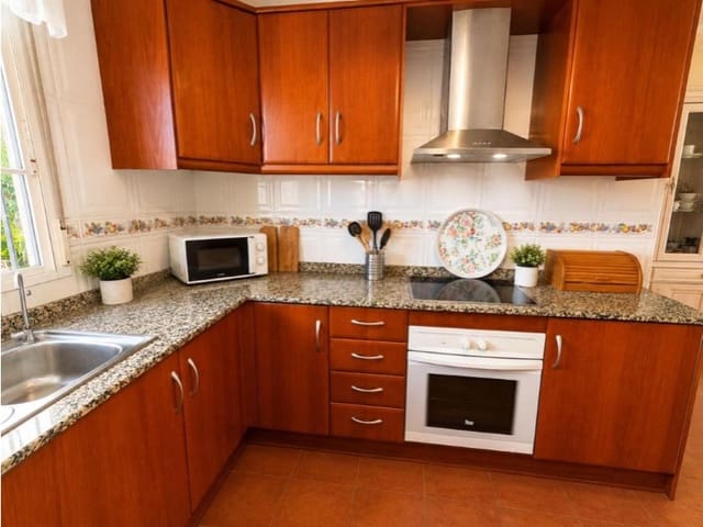 Bungalow de 1 habitación en Orihuela ciudad, Orihuela en venta con piscina - 195.000 € (Ref: 10171468)