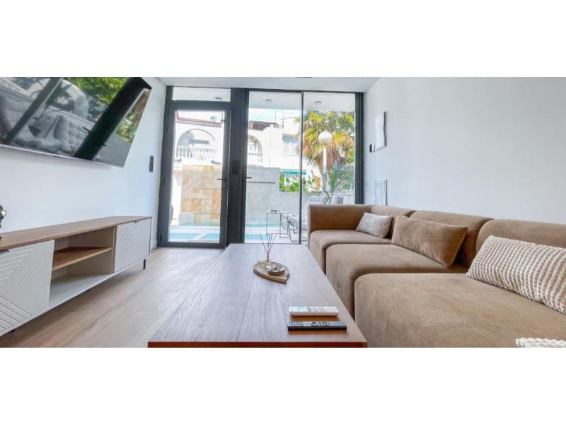 3 Zimmer Doppelhaus zu verkaufen in Torrevieja mit Pool - 539.000 € (Ref: 10171477)