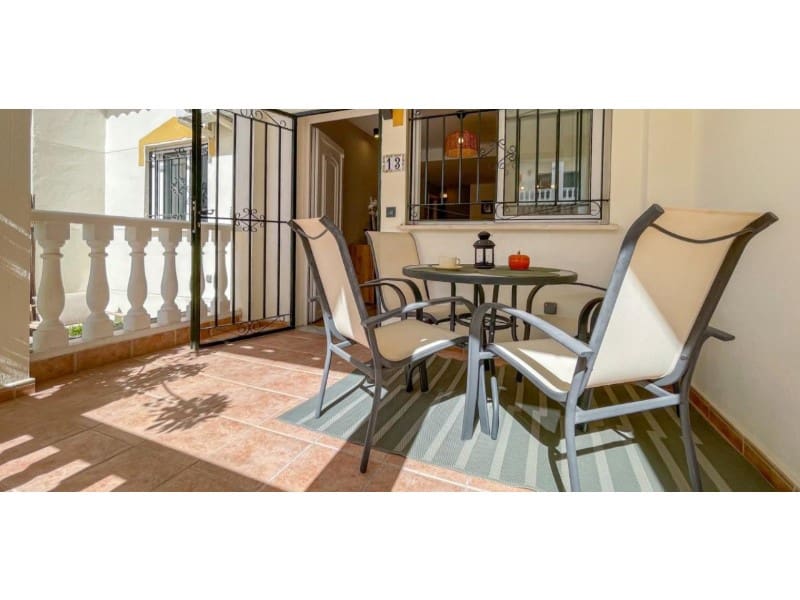3 bedroom Semi-detached Villa for sale in Orihuela with pool - € 268,800 (Ref: 10171478)