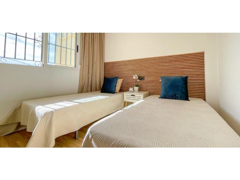 3 bedroom Semi-detached Villa for sale in Orihuela with pool - € 268,800 (Ref: 10171478)