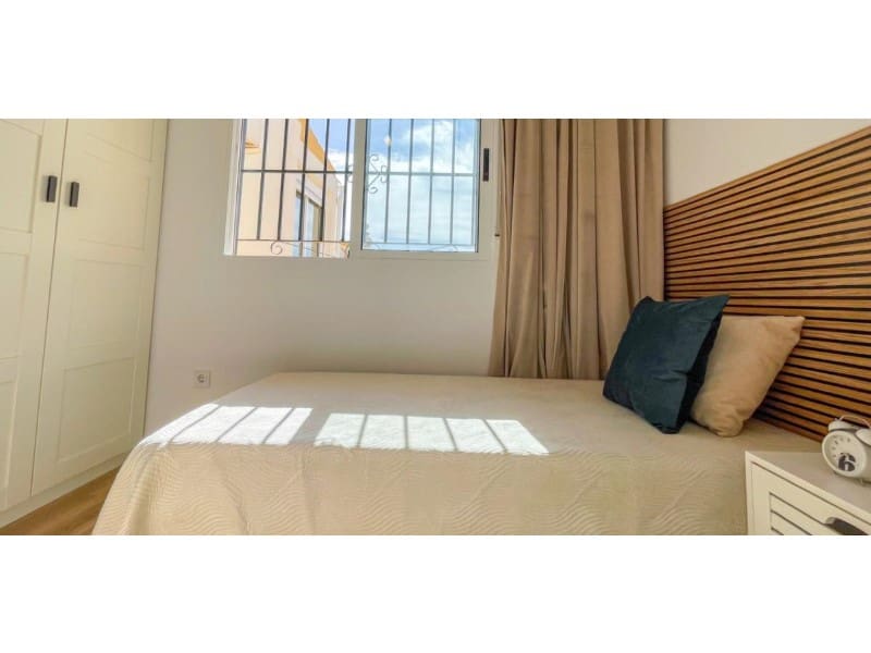 3 bedroom Semi-detached Villa for sale in Orihuela with pool - € 268,800 (Ref: 10171478)