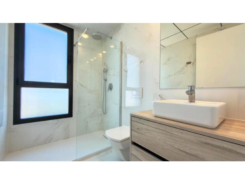 3 quarto Apartamento para venda em Benidorm com piscina garagem - 745 000 € (Ref: 10171480)