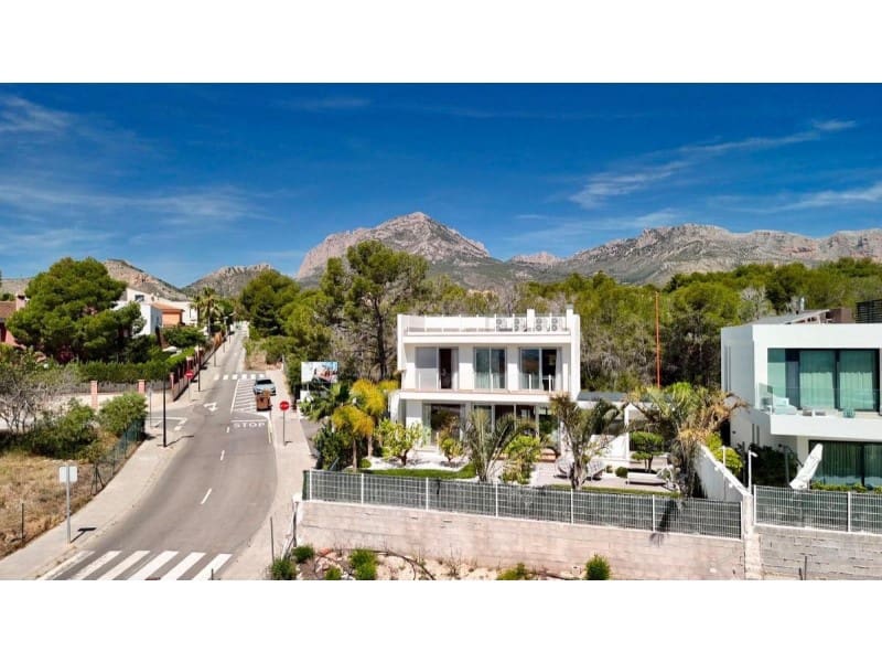 4 soverom Villa til salgs i La Nucia med svømmebasseng - € 854 000 (Ref: 10171481)
