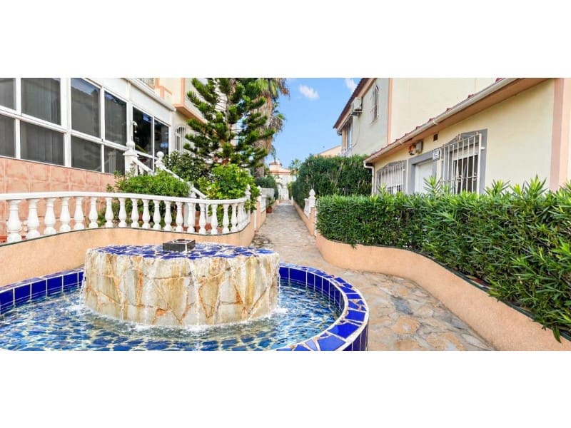 2 sovrum Lägenhet till salu i Torrevieja med pool - 175 000 € (Ref: 10173733)