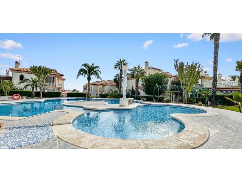 2 sovrum Lägenhet till salu i Torrevieja med pool - 175 000 € (Ref: 10173733)